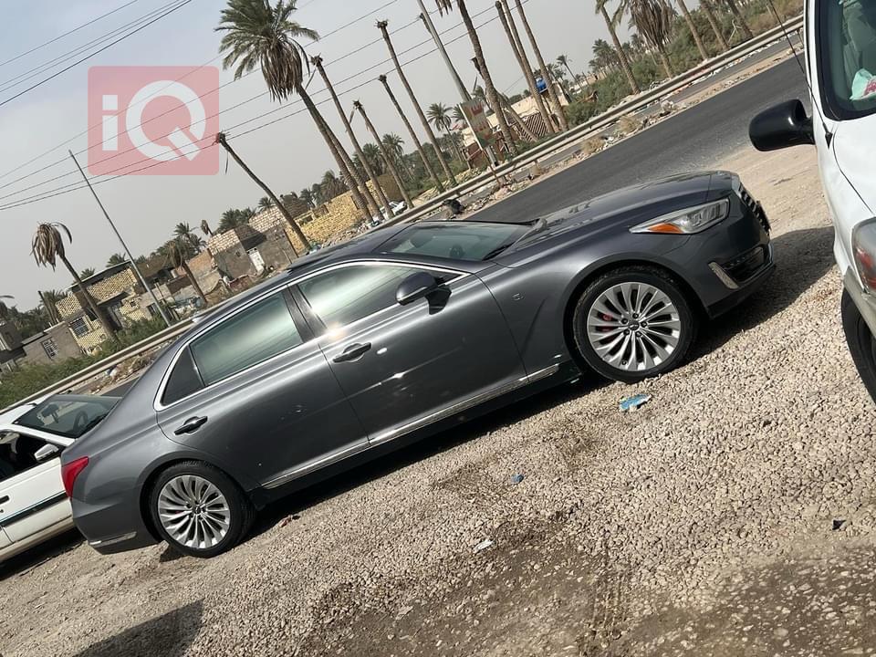 جنسس G90
